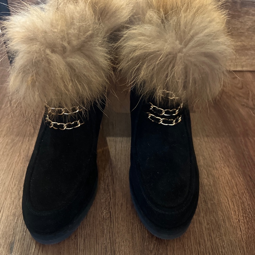 Boots with the  with the  fur